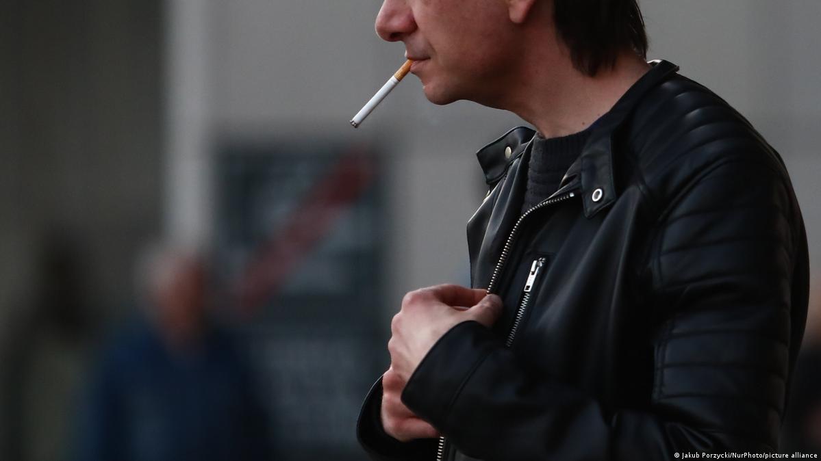 UK moves to ban smoking for everyone born after 2008 One official calls it the 'biggest public health intervention in a generation.' Deutsche Welle 7 h ago