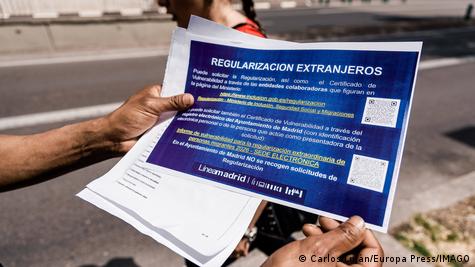 Récord: 900.000 migrantes solicitan regularización en España