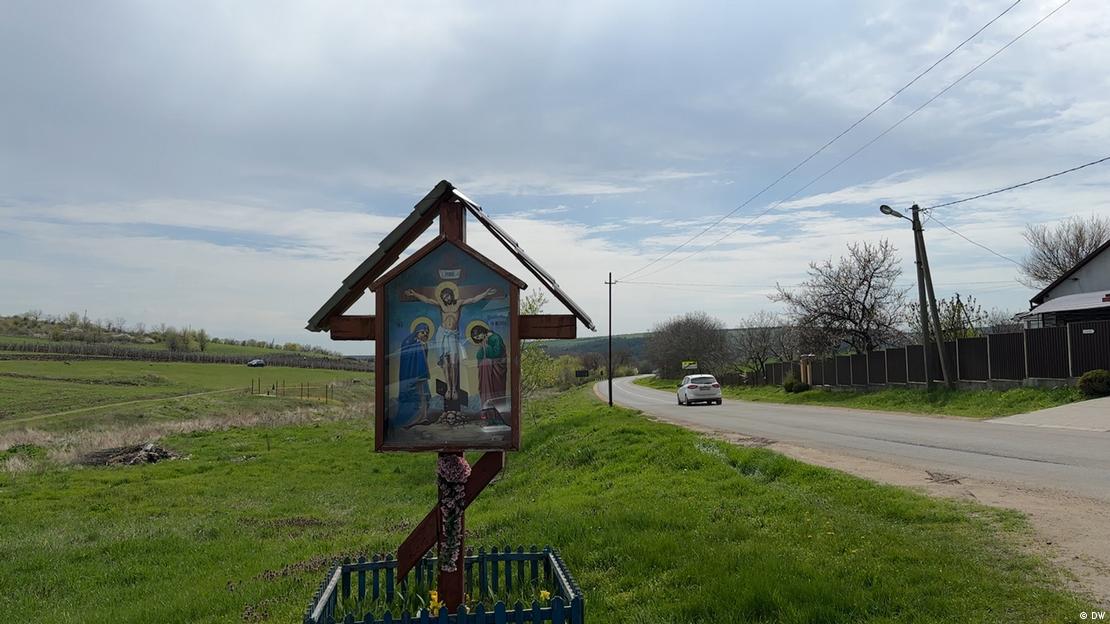 Въезд в село Верхний Сагайдак в Молдове 