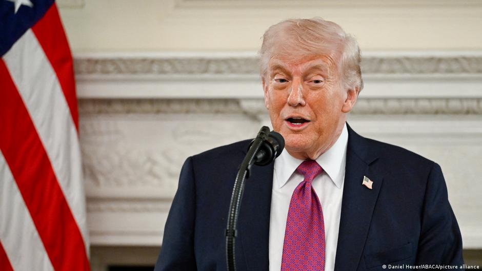 Трамп: Иран хочет, чтобы США как можно скорее "открыли Ормузский пролив"