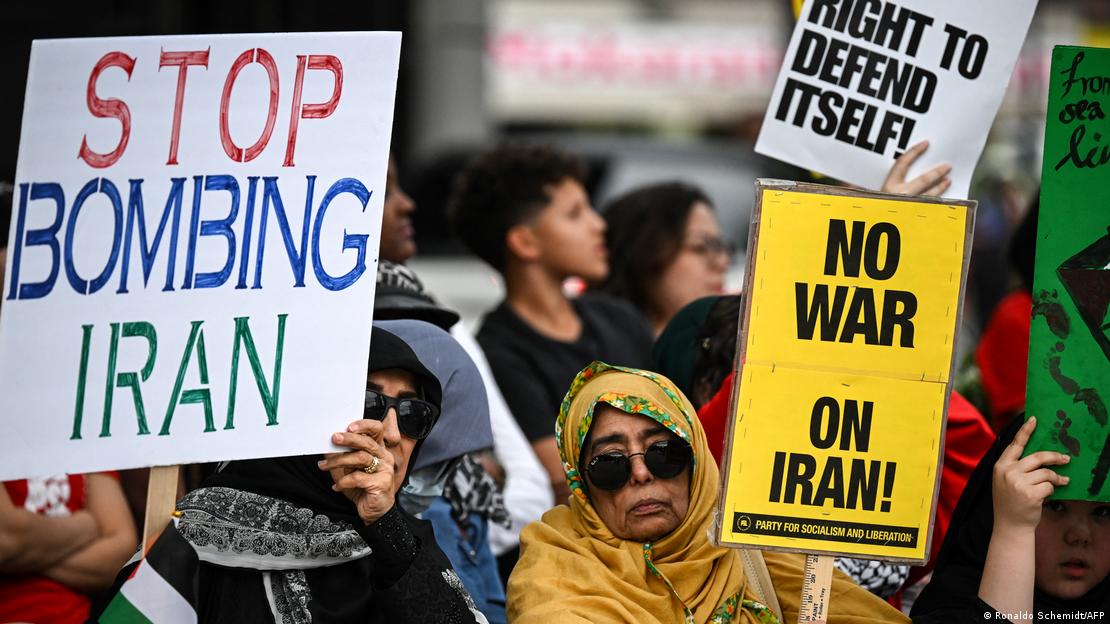 Protesta en Estados Unidos contra la guerra en Irán. 