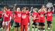 Spielerinnen des FC Bayern München feiern nach dem Sieg bei Union Berlin mit nachgemachter Meisterschale und Meister-T-Shirts die Deutsche Meisterschaft Spielerinnen des FC Bayern München feiern nach dem Sieg bei Union Berlin mit nachgemachter Meisterschale und Meister-T-Shirts die Deutsche Meisterschaft