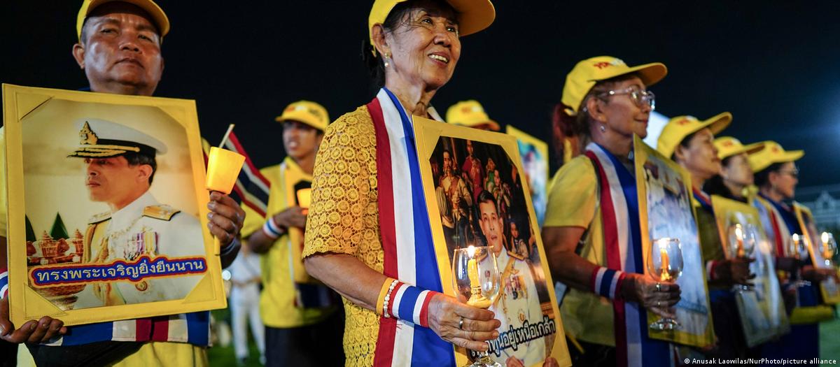 Parlamentares tailandeses enfrentam julgamento por tentativa de reforma da lei de lesa-majestade.