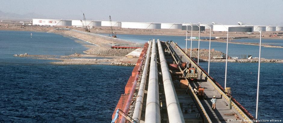 Oleodutos da Arábia Saudita levam a Yanbu, no Mar Vermelho, uma rota de transporte de petróleo que também está ameaçada