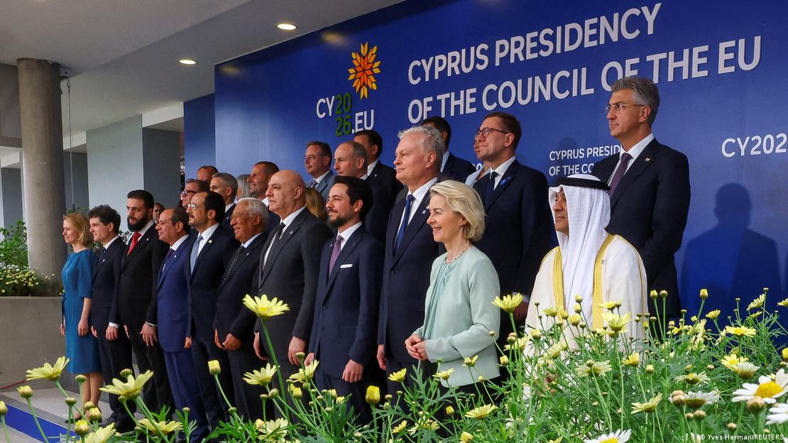 Zirveye katılan liderler toplu fotoğraf çekiminde. 