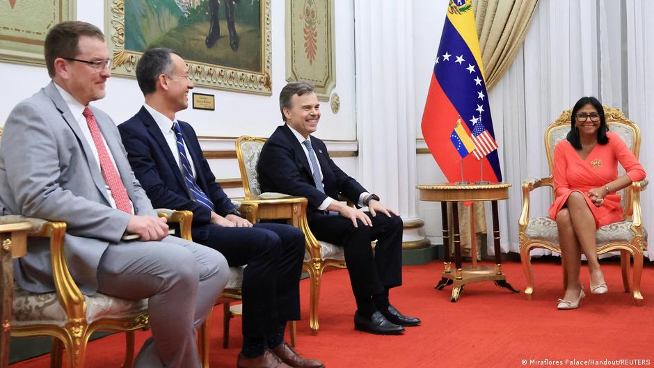 Rodríguez recibe al nuevo encargado de negocios de EE.UU.