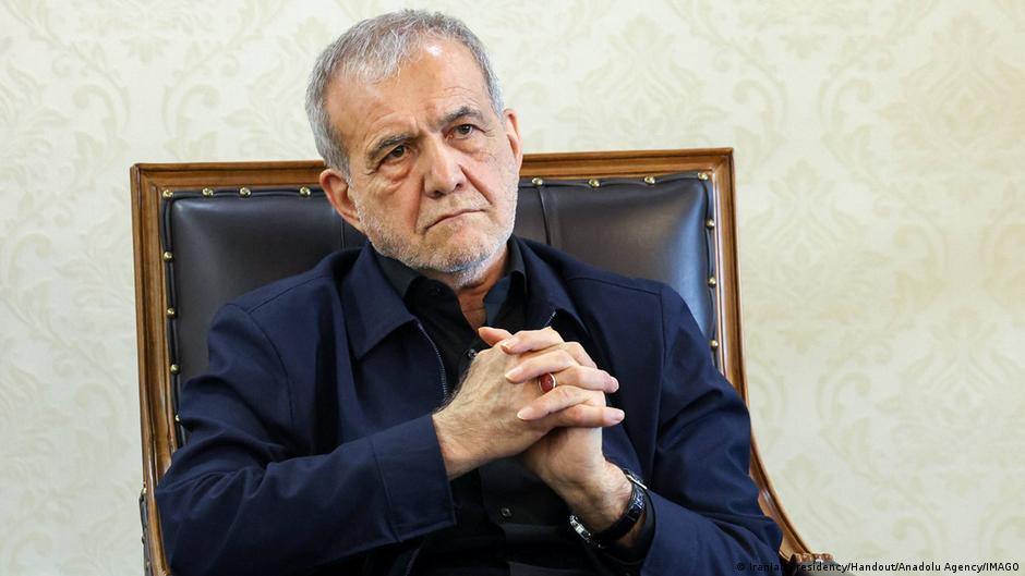پزشکیان از "دیدار دو و نیم ساعته" با مجتبی خامنه‌ای خبر داد