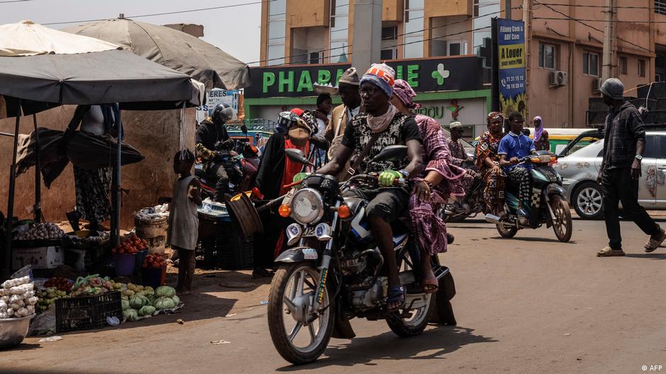 Au Mali, des plaques d'immatriculation contre le terrorisme