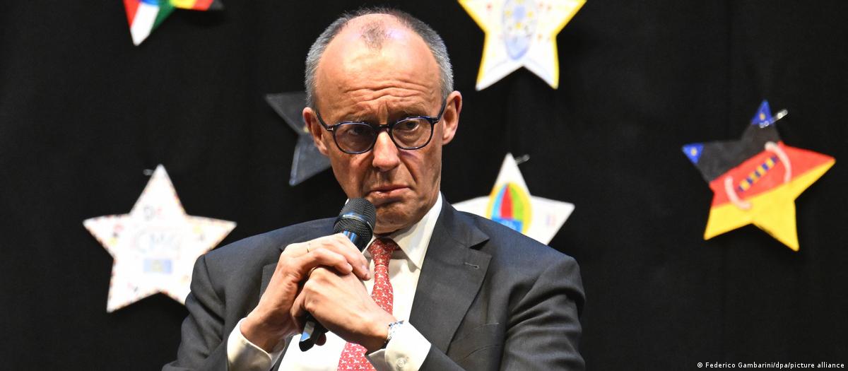 Friedrich Merz discursa sobre a situação geopolítica e econômica global.