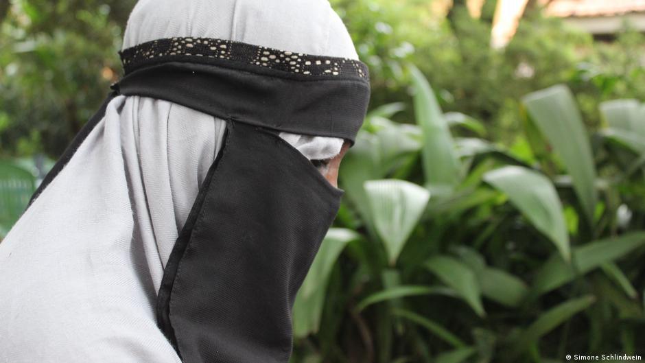 Mnoge izbeglice iz Sudana prijavljuju zločine - Hasaina je podelila svoju priču sa DW