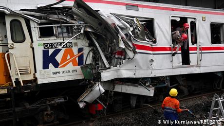 News kompakt: Schweres Zugunglück in Indonesien