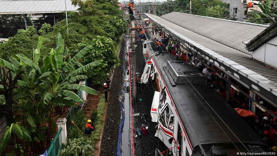 Indonesia: Many killed in train collision near Jakarta