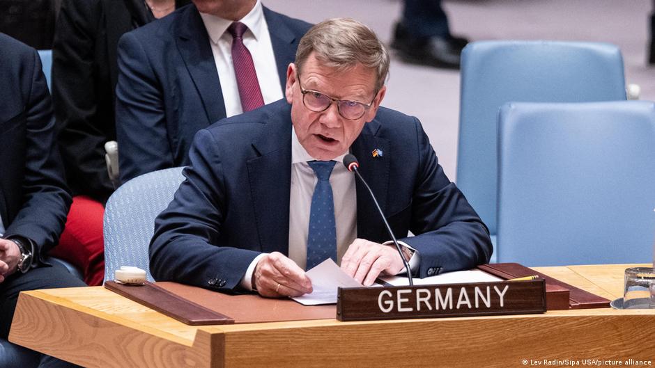 Nemački ministar spoljnih poslova Johan Vadeful govori pred Savetom bezbednosti 27. aprila 2026.