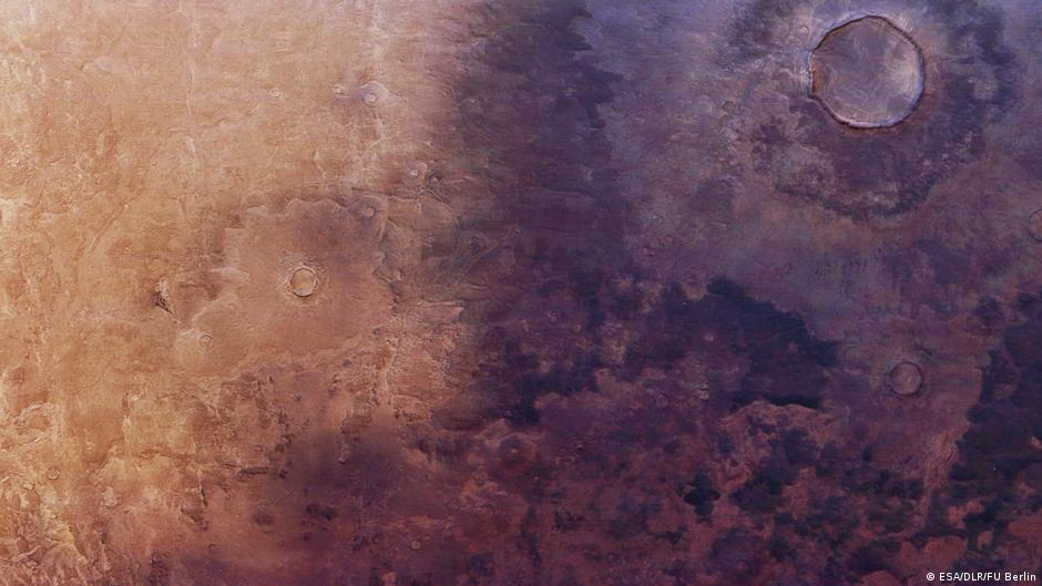 Una misteriosa mancha oscura se expande en Marte desde hace décadas