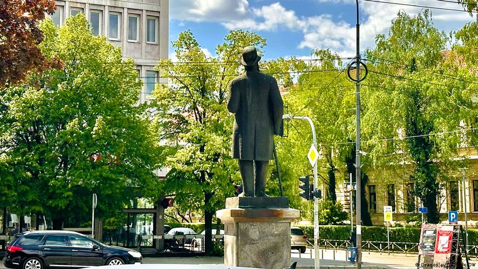 Spomenik Nikoli Pašiću u Zaječaru