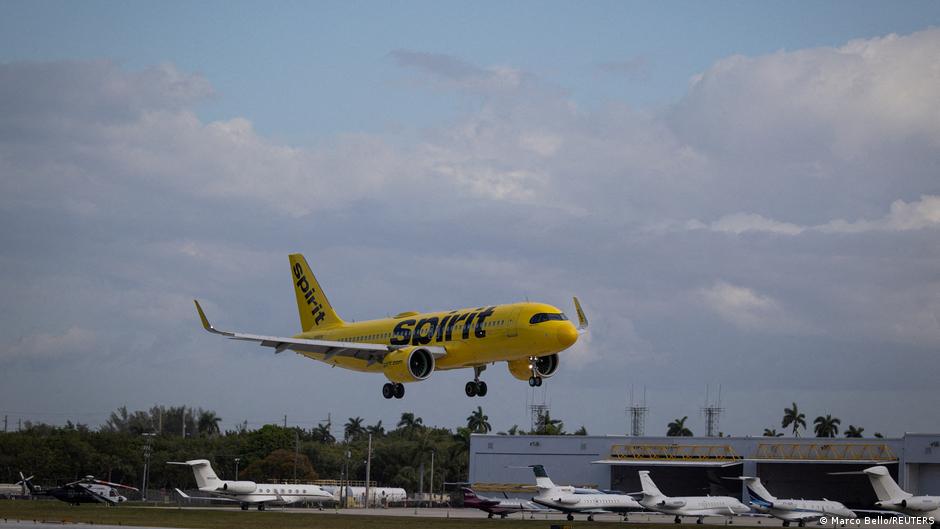 Крупнейший лоукостер США Spirit Airlines закрылся из-за роста цен на топливо