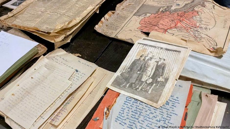 Pisma, razglednice, fotografije: među predmetima otkrivenim u podrumu bili su brojni dokumenti