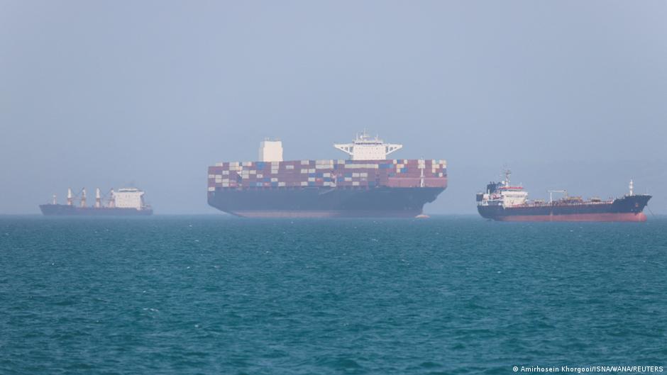 Trump pone pausa a plan para ayudar barcos a salir de Ormuz