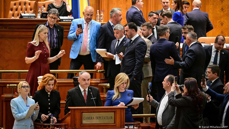 Rumıniyada siyasi böhran dərinləşir
