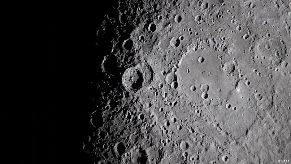 До складу екіпажу місії Artemis-III увійдуть троє 