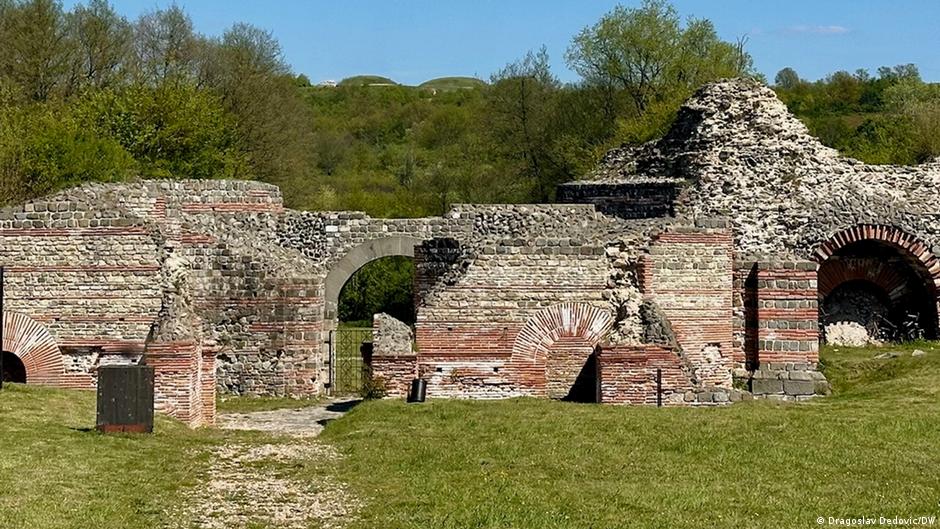 Iznad Romulijane, na brdu Magura, sahranjeni su Galerije i njegova majka Romula