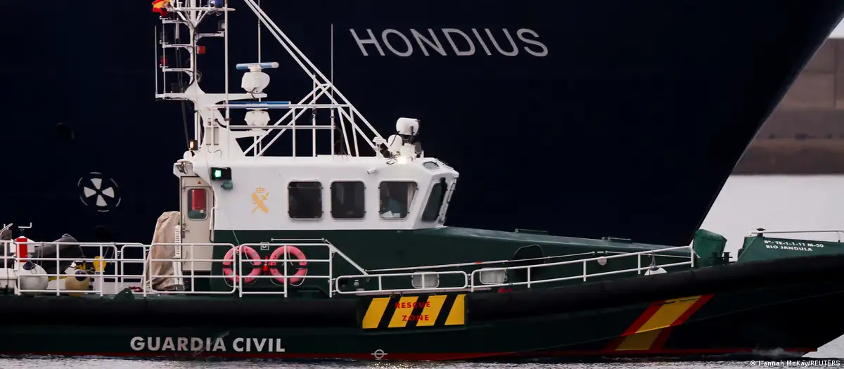 Hantavirus: Countries prepare to evacuate ship passengers