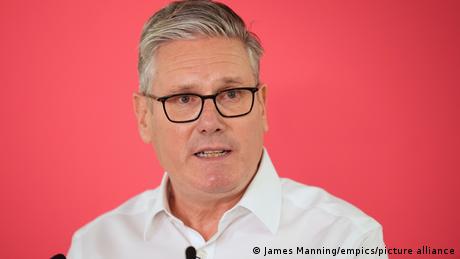 Der britische Premierminister Keir Starmer verliert nach Regional- und Kommunalwahlen den Rückhalt in der eigenen Partei.