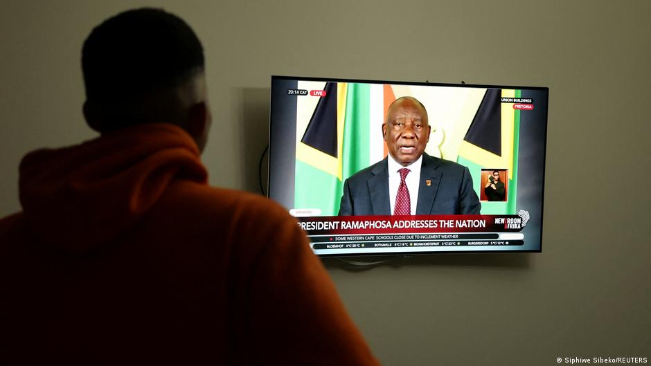 Ramaphosa de Sudáfrica se niega a dimitir por escándalo de efectivo