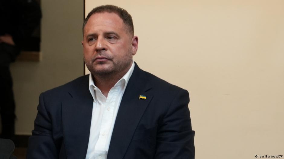 Єрмак: Залишаюся в Україні, планую їздити на фронт