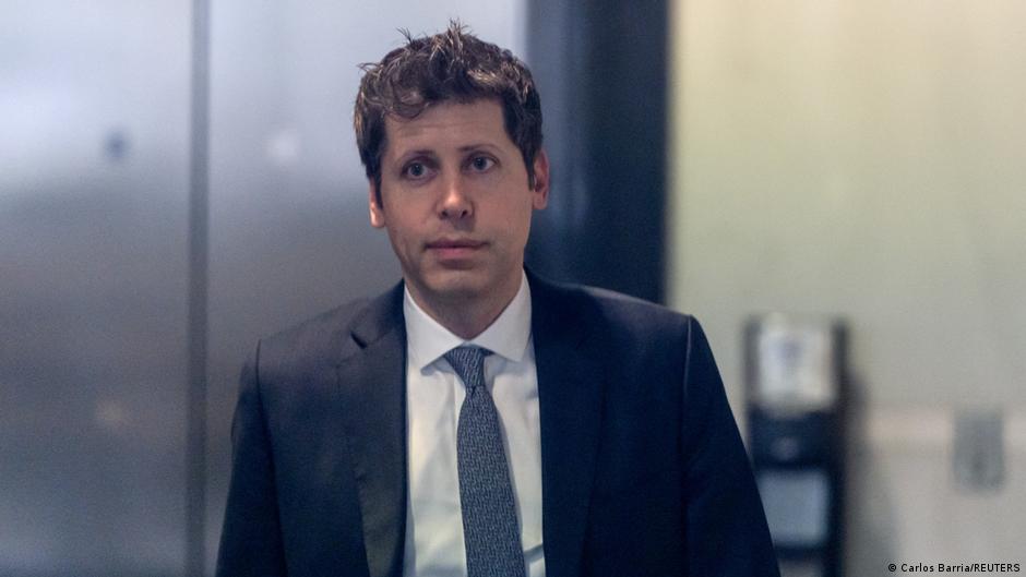 El jefe de OpenAI, Sam Altman, dice que Musk quería controlar la empresa