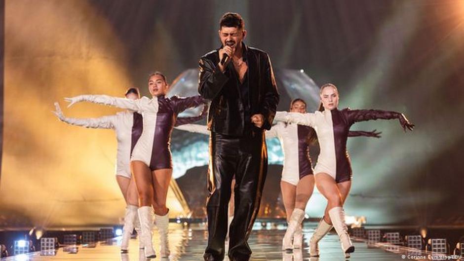 İsrail'in katılımı nedeniyle İspanya dâhil bazı ülkelerce boykot edilen Eurovision Şarkı Yarışması bu akşam düzenleniyor

Peki yarışmayı hangi ülkeler boykot ediyor? Favoriler kim? Oylamada manipülasyon yapılabilir mi?