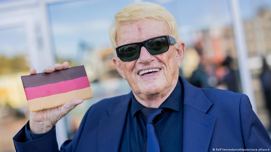 German singer Heino pushes back against the far-right AfD