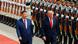 Кинескиот претседател Шин Џинпинг и американскиот, Доналд Трамп, поминуваат покрај построена воена гарда Кинескиот претседател Шин Џинпинг и американскиот, Доналд Трамп, поминуваат покрај построена воена гарда