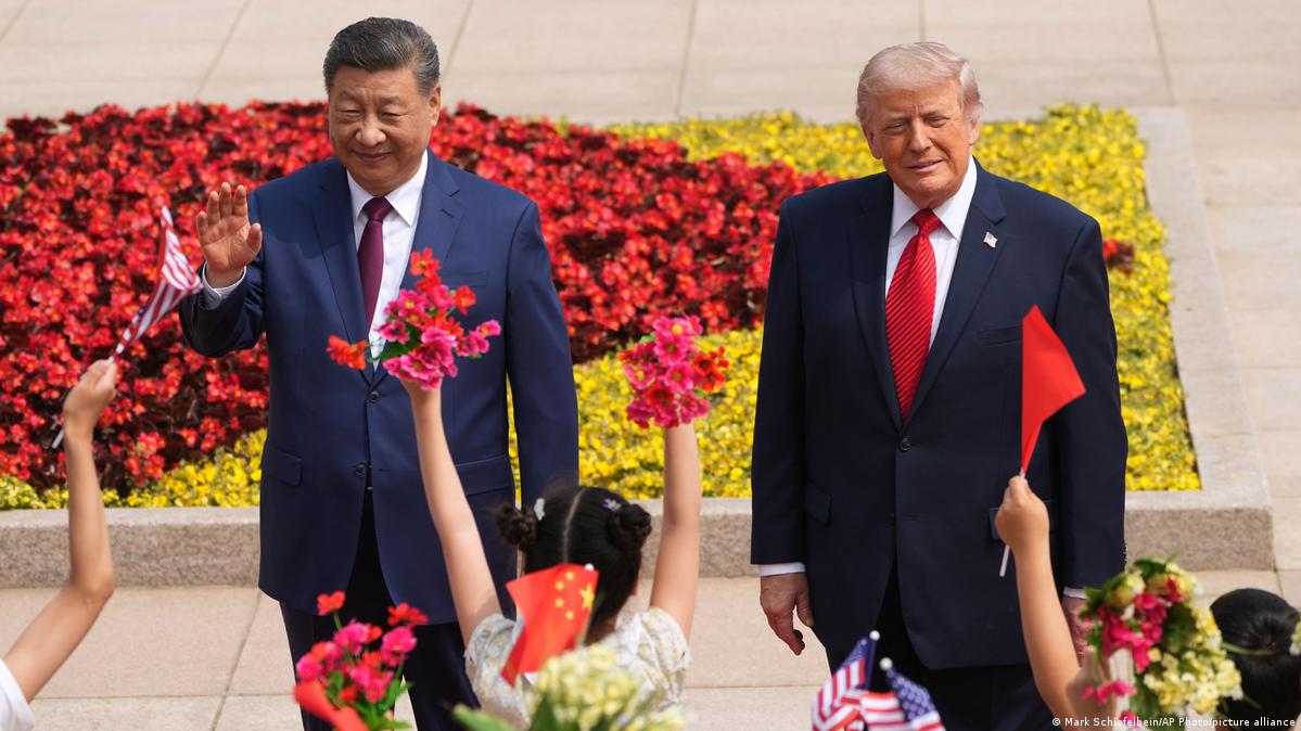 双边会谈上，特朗普开场致词曾特别提及他对现场欢呼迎接他的中国孩童们感到印象深刻，“他们很快乐，很漂亮；军队显然好到不能再好，但那些孩子太棒了”。