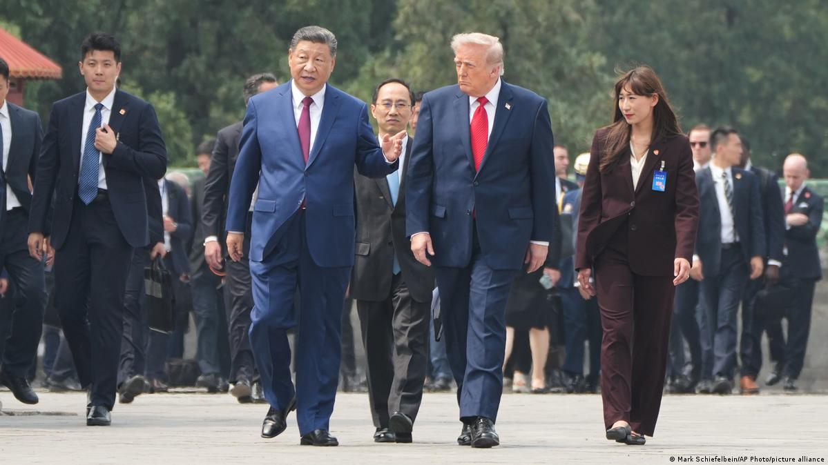 图为5月14日，特朗普和习近平一同参访北京天坛。