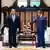 China Peking 2026 | Xi Jinping und Donald Trump stehen nebeneinander vor zwei Sesseln