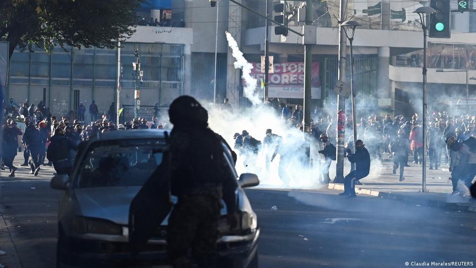 Bolivia: reportan 47 detenidos y cinco heridos en desbloqueo de vías