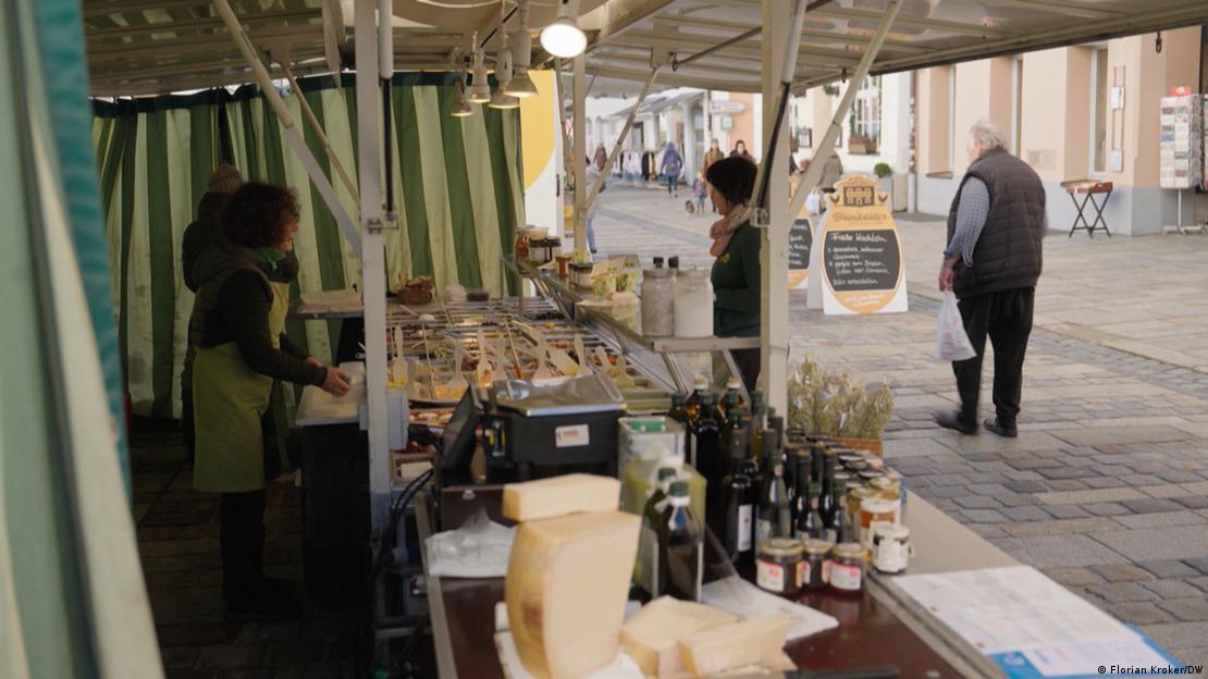 Mercado de rua onde se usa o Chiemgauer