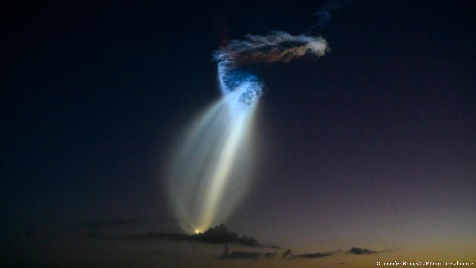El "boom" de satélites está llenando de hollín la atmósfera superior