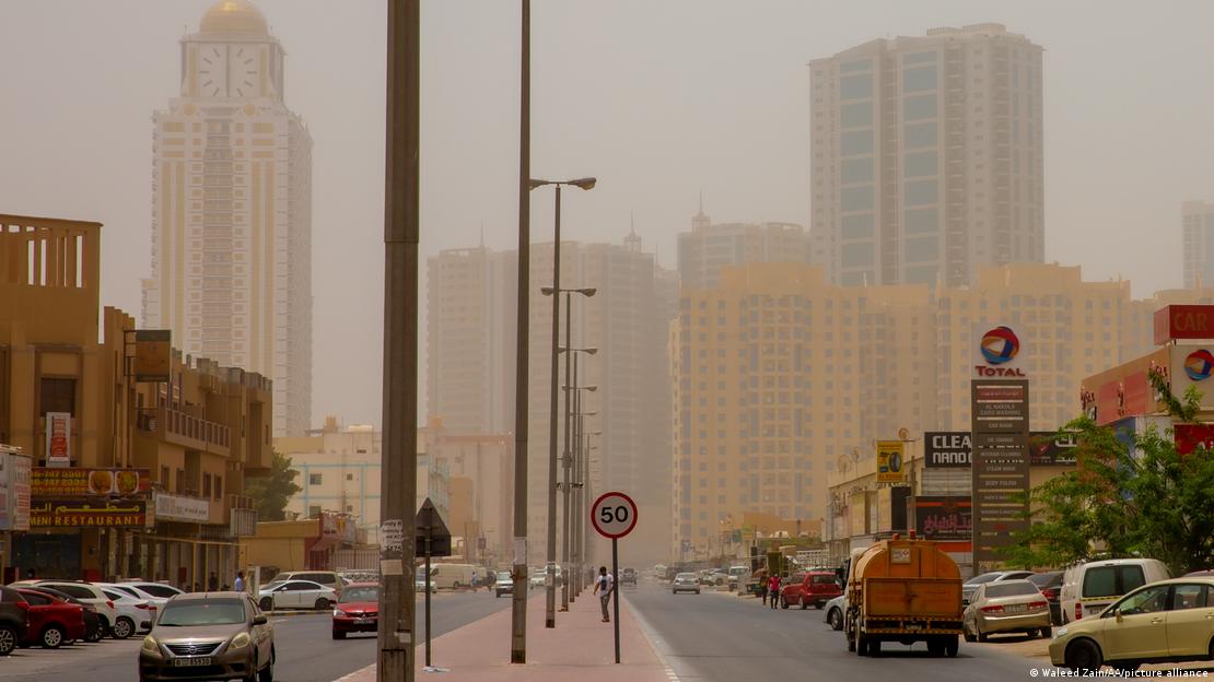 Polvo en el aire de Emiratos Árabes Unidos. 