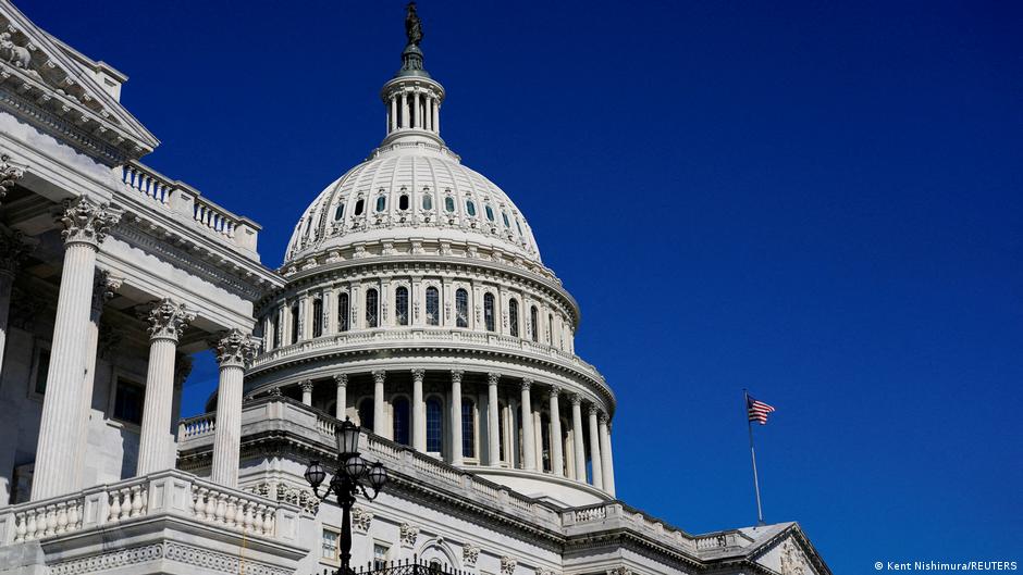 Палата представників США просунулася з наданням допомоги Україні