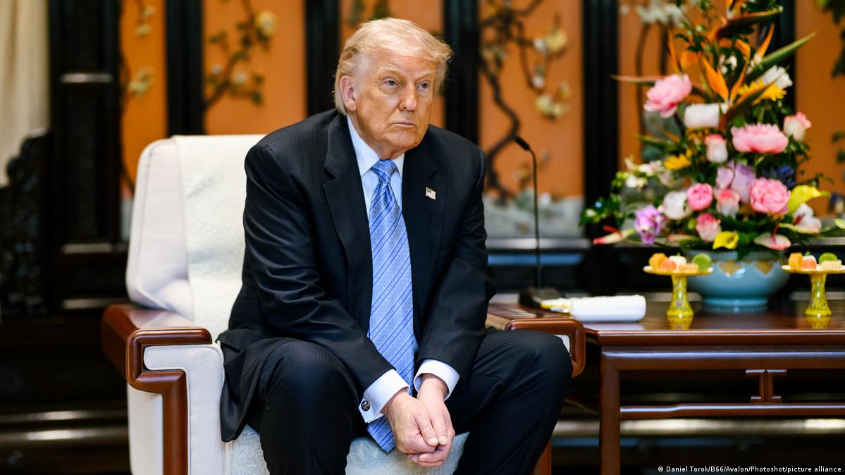 法兰克福汇报：“而在美国原本想要‘重返’的亚洲，地缘政治正在朝有利北京的方向倾斜”。