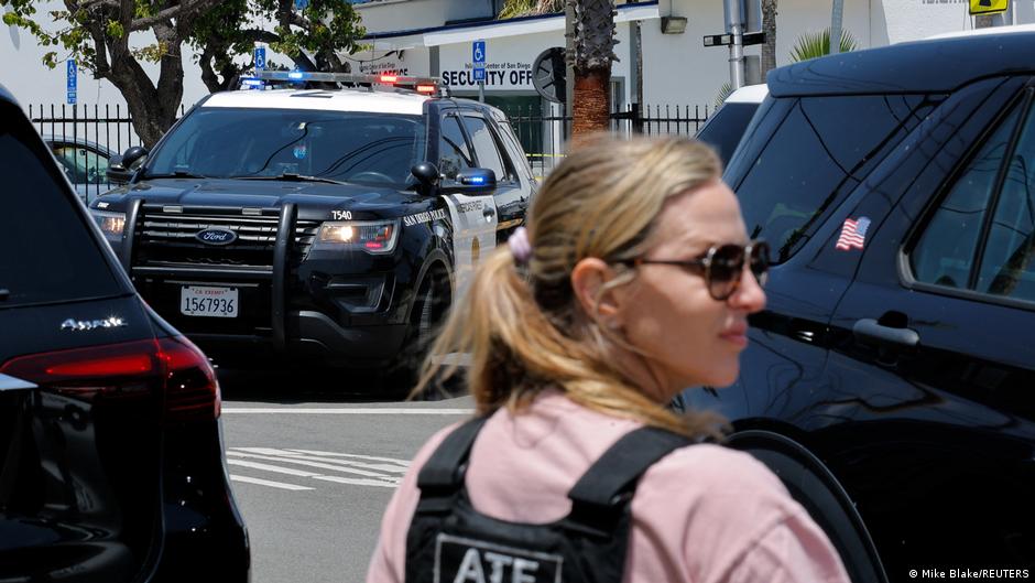 Al menos cinco muertos en tiroteo en mezquita de San Diego