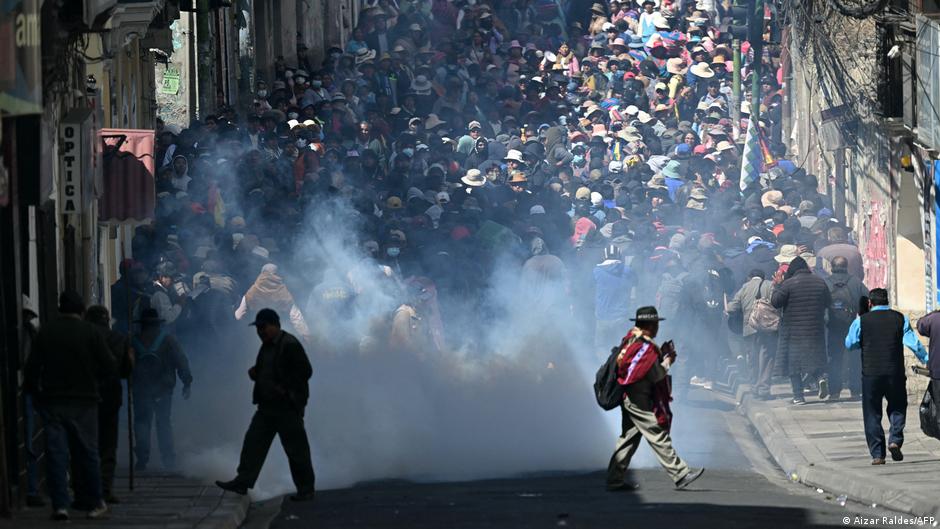 Disturbios en masiva marcha contra el gobierno de Bolivia