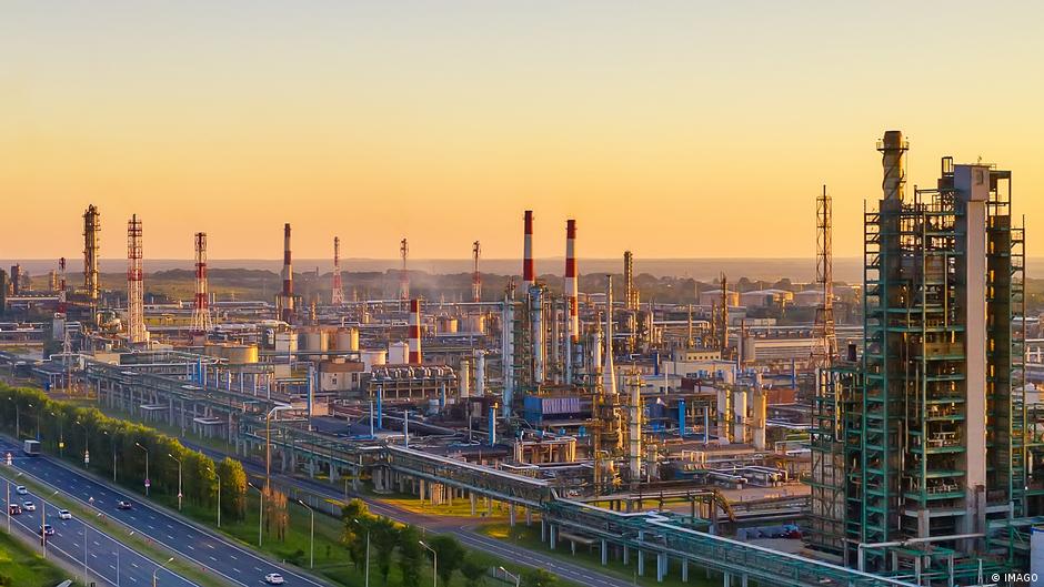 СМИ: Украина атаковала НПЗ "Славнефть ЯНОС" в Ярославле