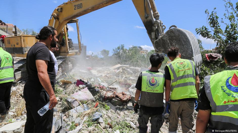 الجيش الإسرائيلي يقول إنه قتل شخصين بغارة جوية في جنوب لبنان