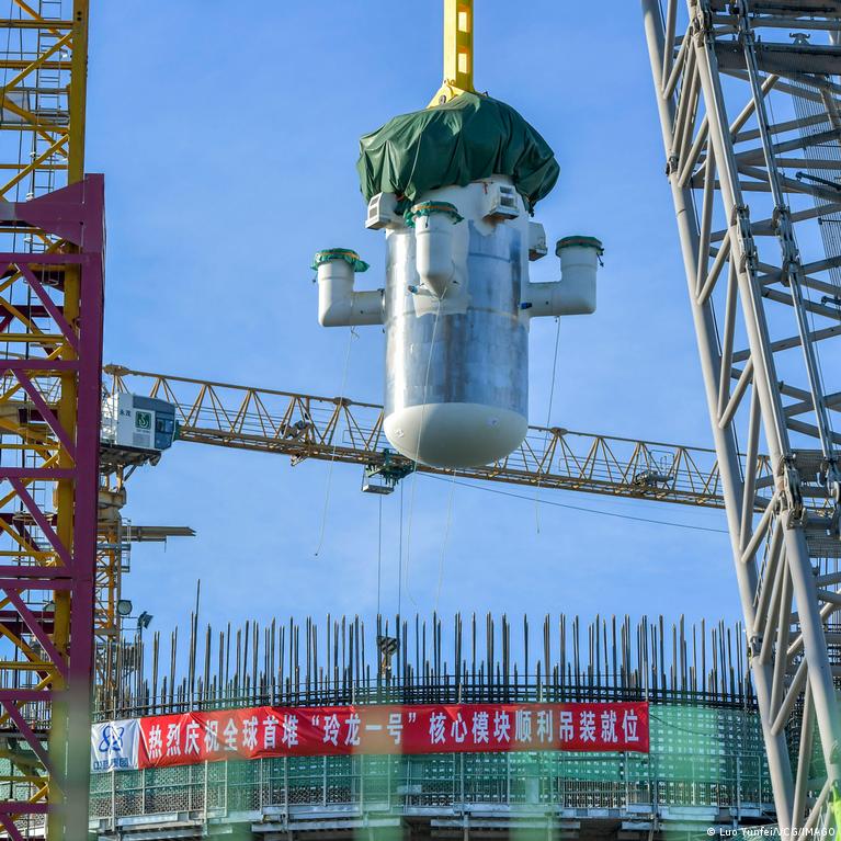 dw.com - Tim Schauenberg - A glowing future for nuclear power? Mini reactors explained