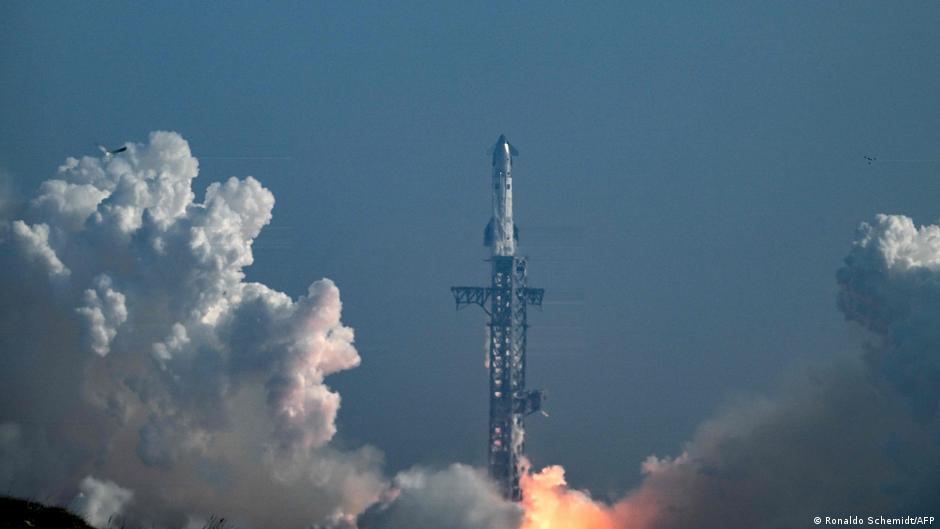 Компанія SpaceX здійснила 12-й тестовий політ своєї найбільшої ракети Starship V3. Вона здійснила контрольоване приводнення в Індійському океані.