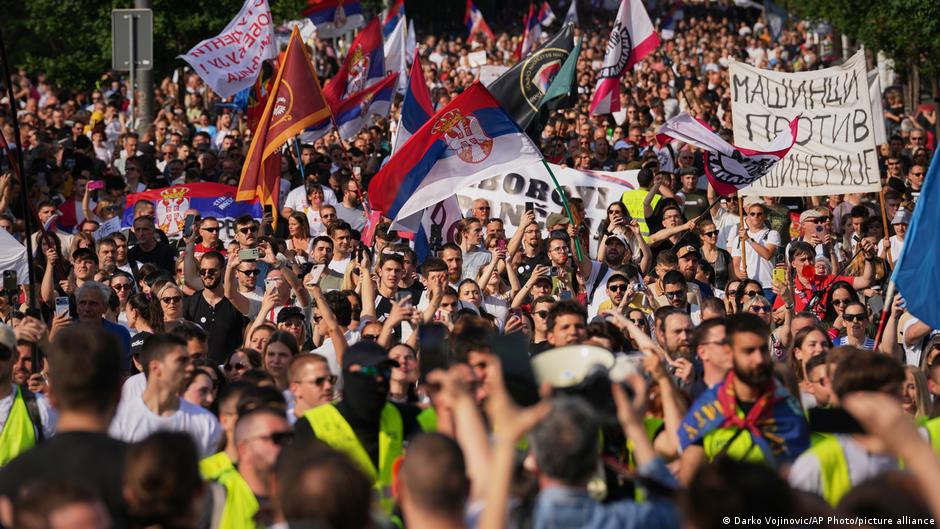 Miting na Slaviji: Studentski talas nikako da splasne
