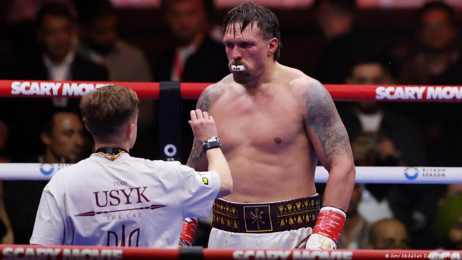 Усик вирішив звільнити всі свої чемпіонські пояси